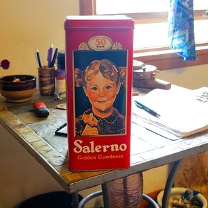Salerno 10 inch vintage tin